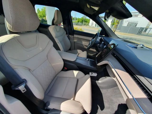 Volvo EX90