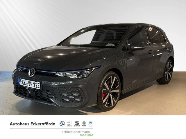 Volkswagen Golf VIII GTE 1,5 Hybrid Klima Navi Rückfahrkamera 2025 Hybride / Benzine