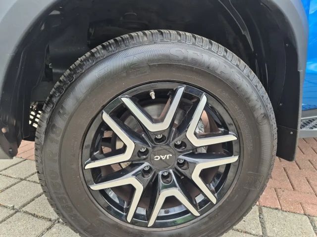 JAC T8