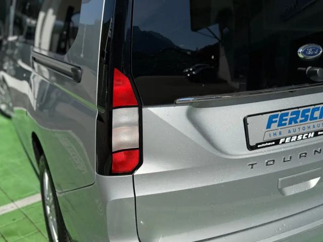 Ford Grand Tourneo