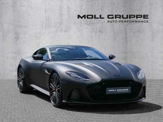 Aston Martin DBS 2023 Benzine
