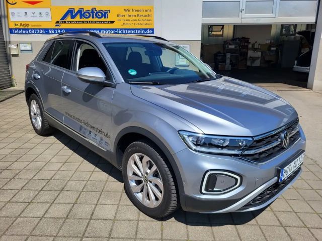 Volkswagen T-Roc Style 17"LM 2AC+ Navi StdHzg ACC app FSE+ 2024 Benzine