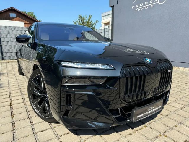 BMW 760 2024 Hybride / Benzine