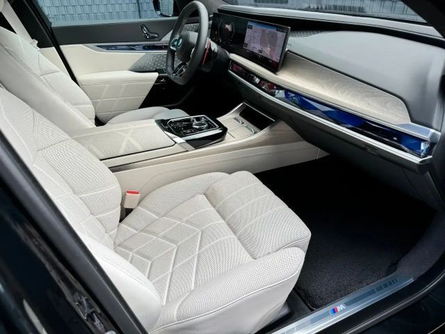 BMW 760