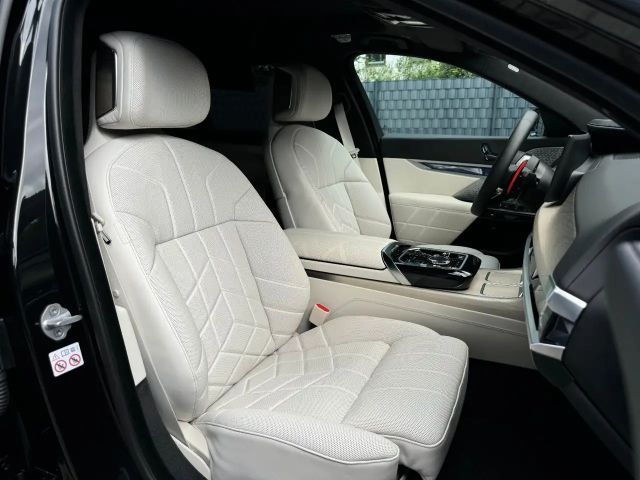 BMW 760