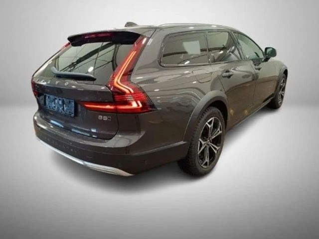 Volvo V90 Cross Country