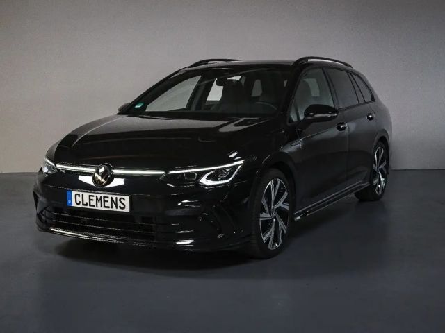 Volkswagen Golf Variant R-Line 1,5l. Black AHK, Panorama 2024 Benzine