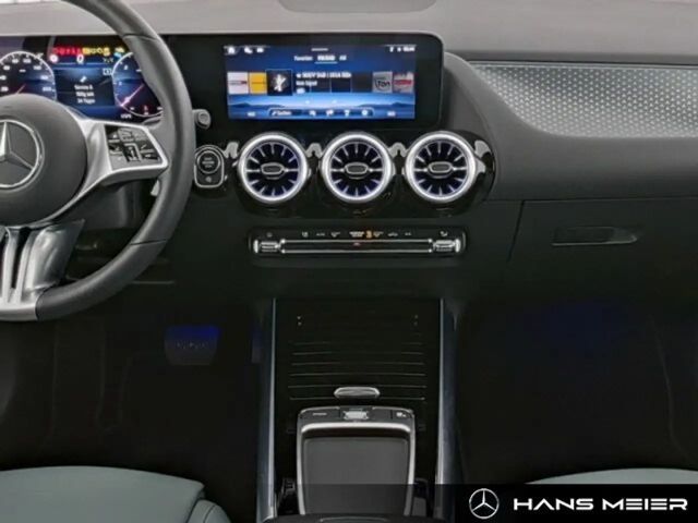 Mercedes-Benz GLA 220