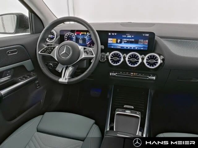 Mercedes-Benz GLA 220