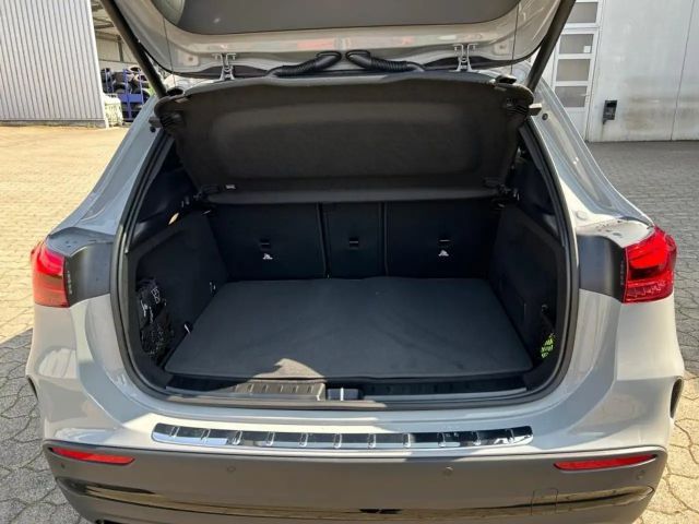 Mercedes-Benz GLA 220