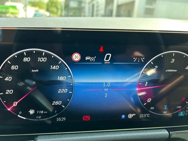 Mercedes-Benz GLA 220