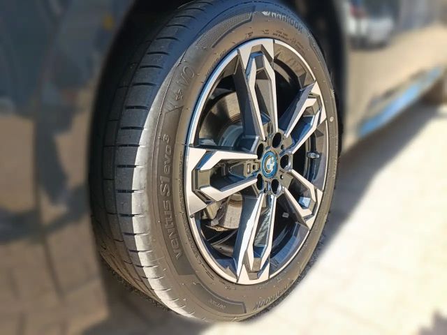 BMW iX2
