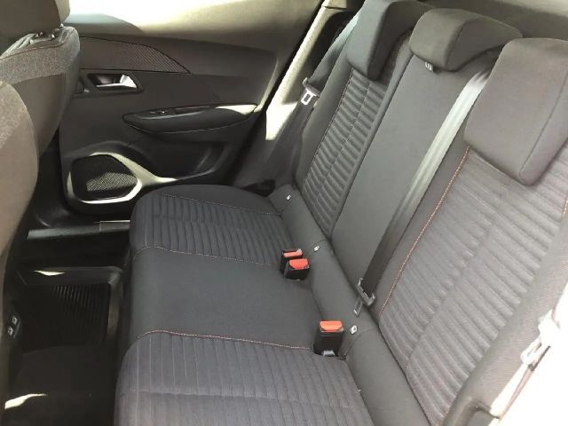 Peugeot e-2008