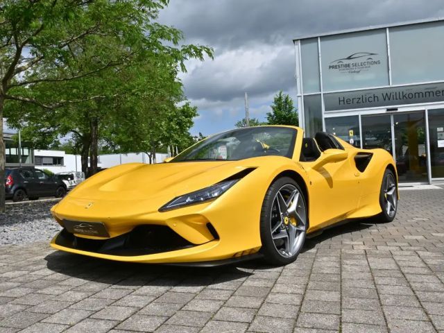 Ferrari F8 Spider 2023 Benzine