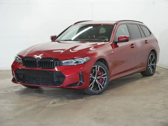 BMW 330 2024 Hybride / Benzine