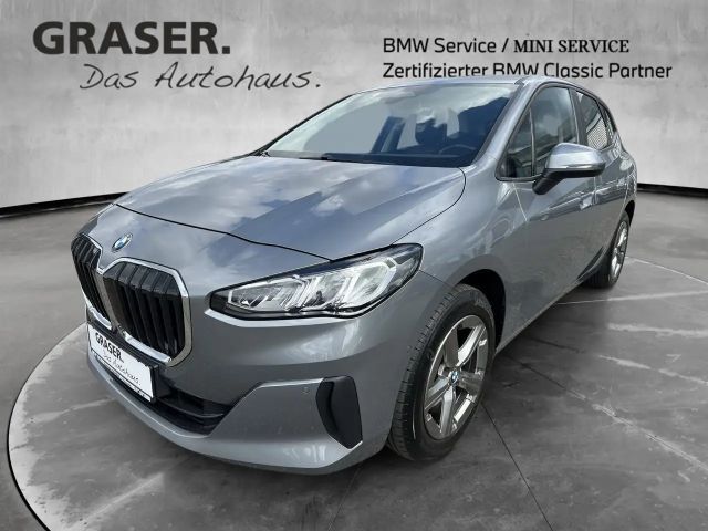 BMW 220 i Active Tourer DAB LED RFK Parkassistent 2023 Benzine