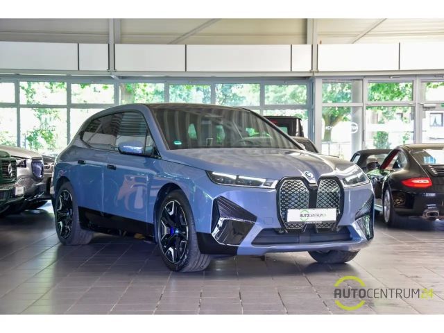 BMW iX 40 SkyLounge Massage HK HUD Soft Laser 360 2022 Elektrisch