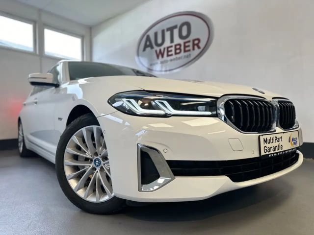 BMW 530 E LUXURY LINE*LEDER*NAVI*HEAD UP*BT*MFL*LED* 2022 Hybride / Benzine