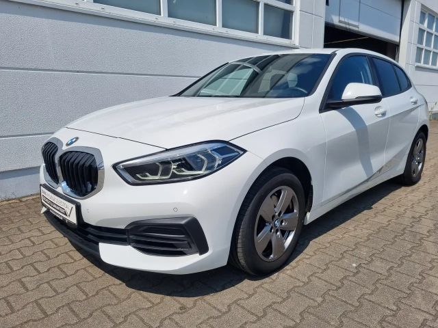 BMW 118 i Advantage LED Tempomat Klimaaut. Shz PDC 2020 Benzine