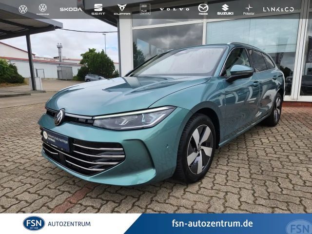 Volkswagen Passat 2.0 TDI DSG Elegance Matrix 360° AHK STHZ Massage 2024 Diesel