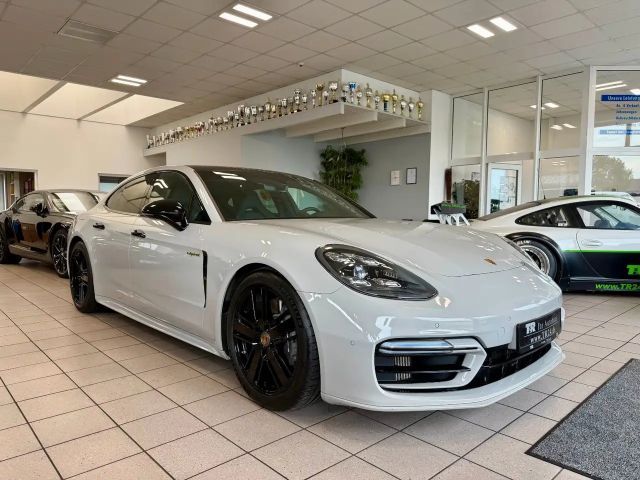 Porsche Panamera 2022 Hybride / Benzine