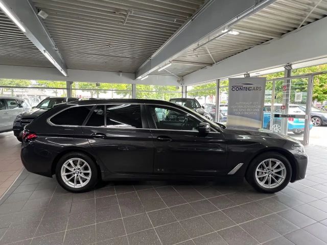 BMW 530 530d Touring xD AMB+DAP+HuD+Dakota+Standheizung 2023 Diesel