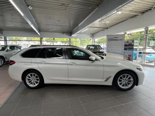 BMW 520 520d Touring Business+Driving Assist+Park Assist 2023 Diesel