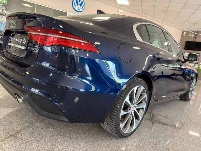 Jaguar XE 2022 Benzine