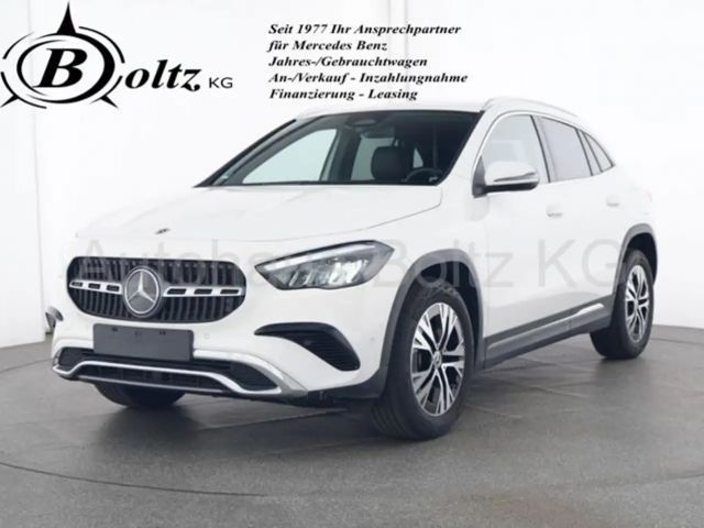 Mercedes-Benz GLA 180 2023 Benzine