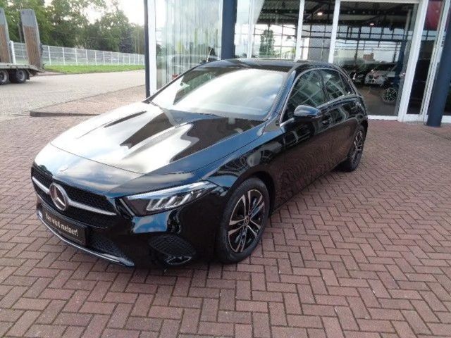 Mercedes-Benz A 180 NAVI,KAMERA,LED,NP:42.519,- 2024 Benzine