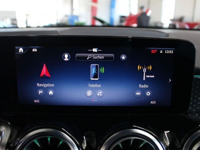 Mercedes-Benz GLB 200