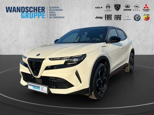 Alfa Romeo Junior 2024 Hybride / Benzine