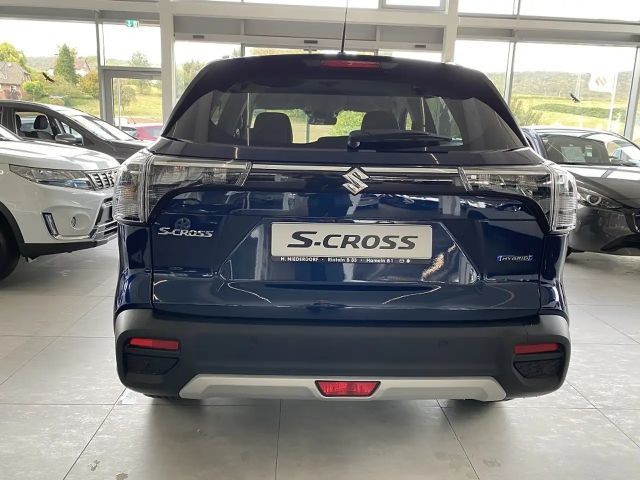 Suzuki S-Cross