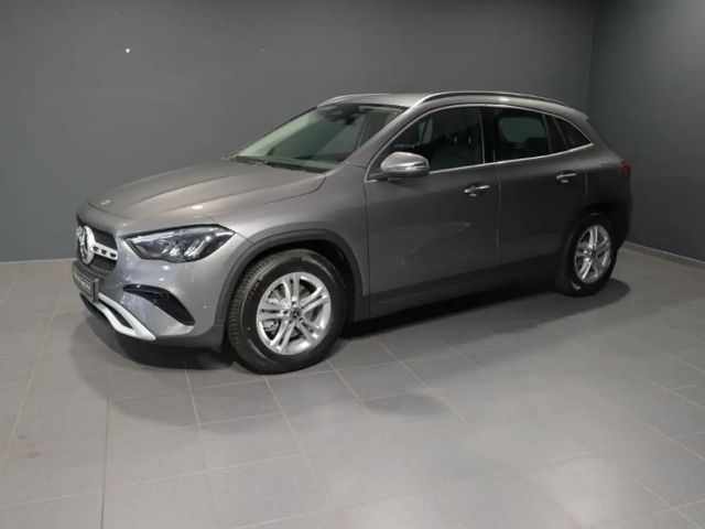 Mercedes-Benz GLA 180 2025 Benzine