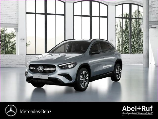 Mercedes-Benz GLA 180 2024 Benzine