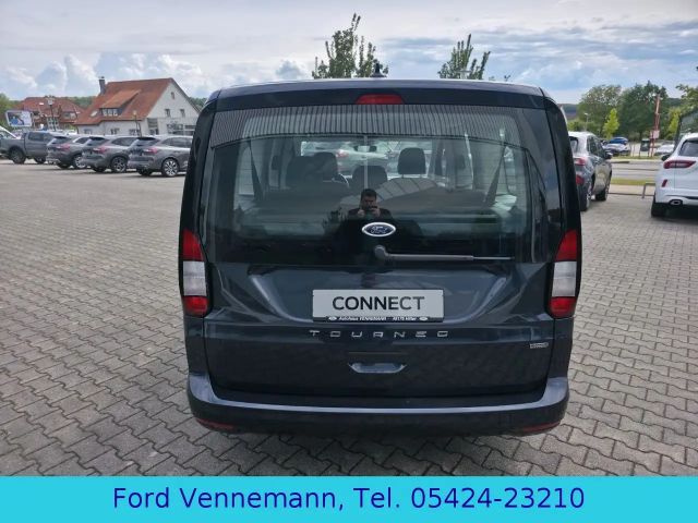 Ford Grand Tourneo