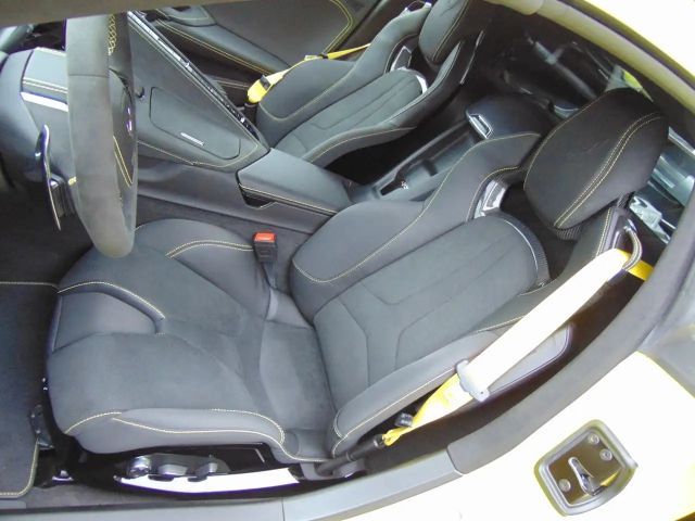 Corvette C8