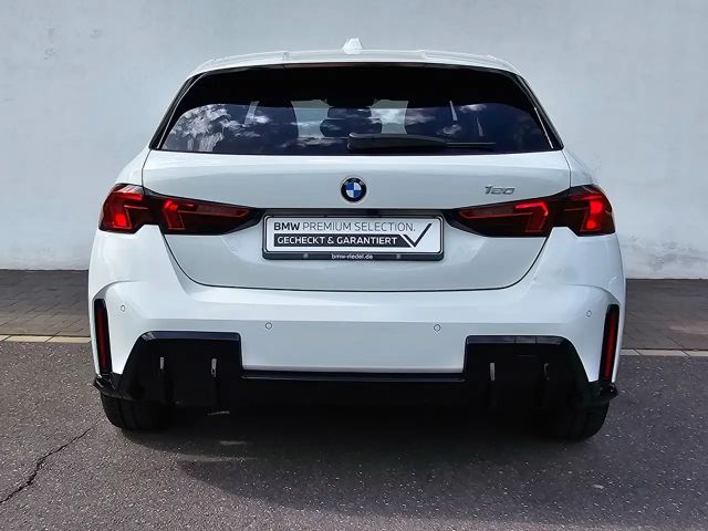 BMW 114