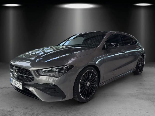 Mercedes-Benz CLA 200 Shooting Brake AMG Pano AHK Distronic 2025 Benzine