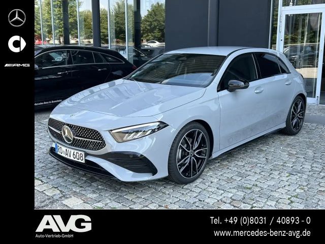 Mercedes-Benz A 200 A 200 AMG Special Edition AHK LED Park RF Night 2025 Benzine