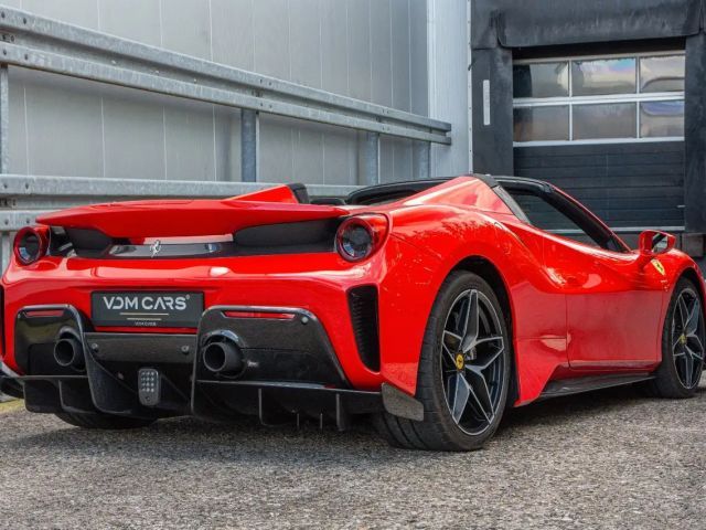 Ferrari 488