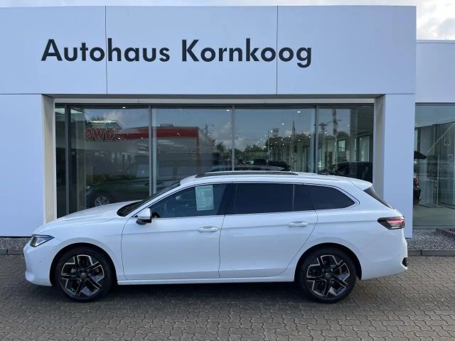 Volkswagen Passat Variant 1.5 eTSI DSG Elegance LED ACC NAVI 2024 Benzine