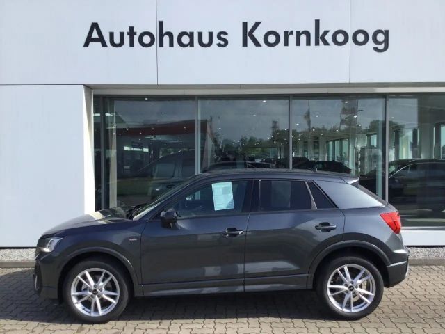 Audi Q2 35 TFSI S tronic S-line LED NAVI APP ACC KAMERA 2025 Benzine