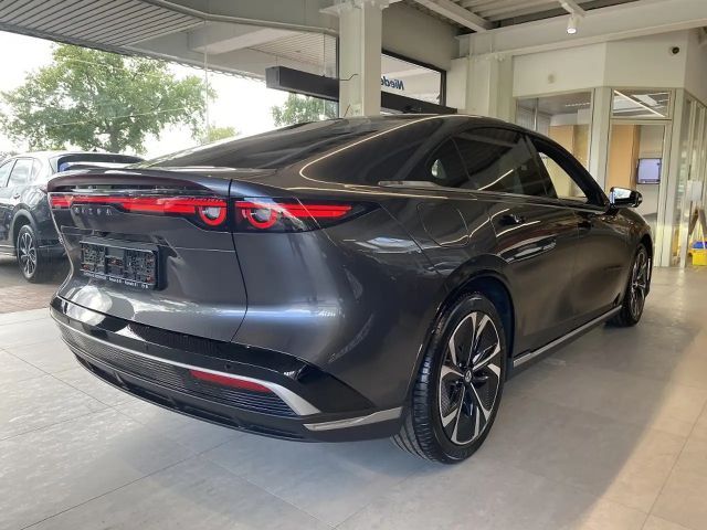 Mazda 6e