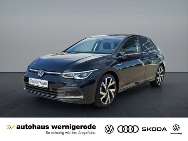 Volkswagen Golf VIII 1.5 eTSI Style LED+/AHK/Kamera/18" 2022 Diesel
