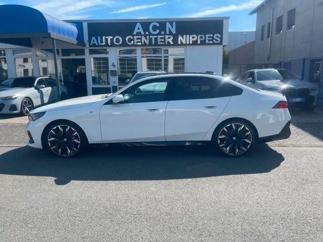 BMW 540 d xDrive M Sport Panora Leder Kamera 21 Zoll 2025 Diesel