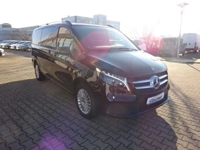 Mercedes-Benz V 220