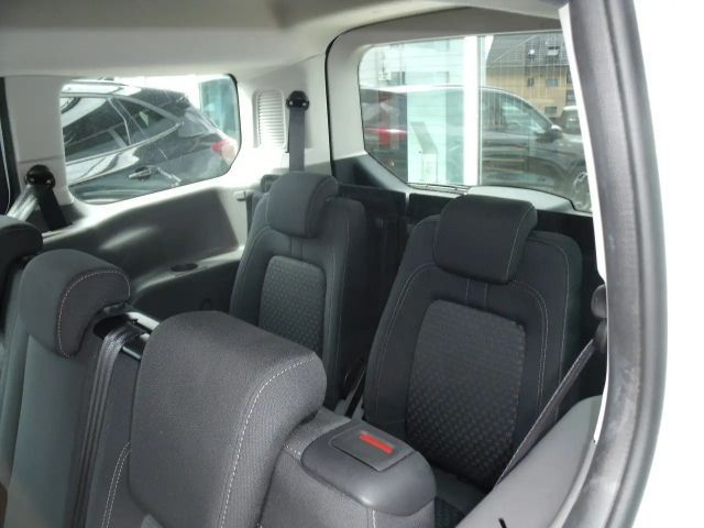Ford Grand Tourneo
