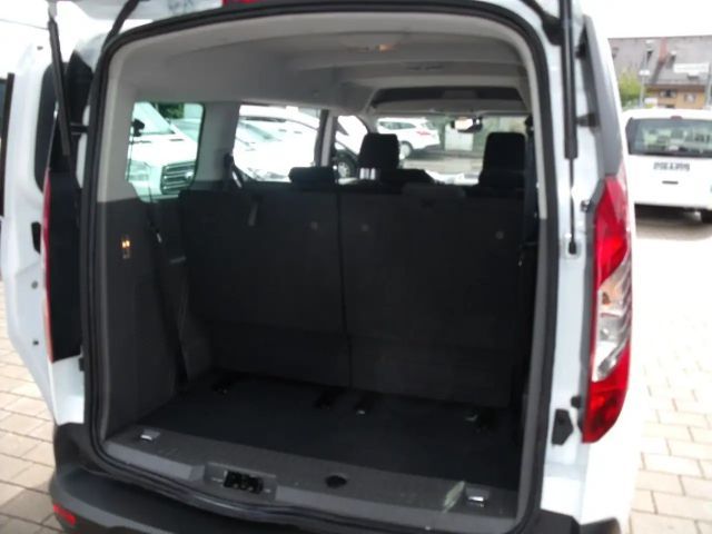 Ford Grand Tourneo
