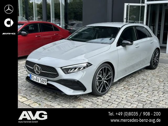 Mercedes-Benz A 200 A 200 AMG Special Edition AHK LED Park RF Night 2025 Benzine